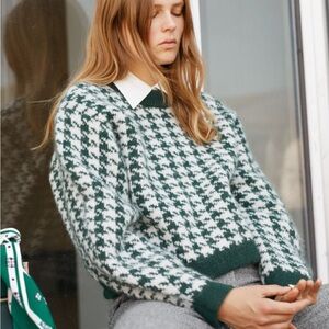 Wool houndstooth sweater
